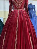 Damen kleider gesucht in 70173