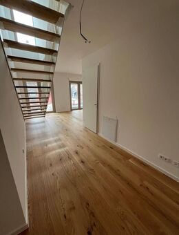 Exklusive 5-Zimmer-Maisonette – Modernes Wohnen in Frankfurt - Frankfurt (Main)