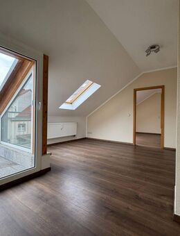 kleine charmante Haushälte mitr Einbauküche und Balkon sucht neuen Bewohner - Glauchau