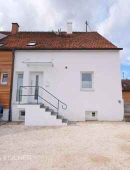 Charmante Doppelhaushälfte mit Terrasse und pflegeleichtem Garten - Riesbürg