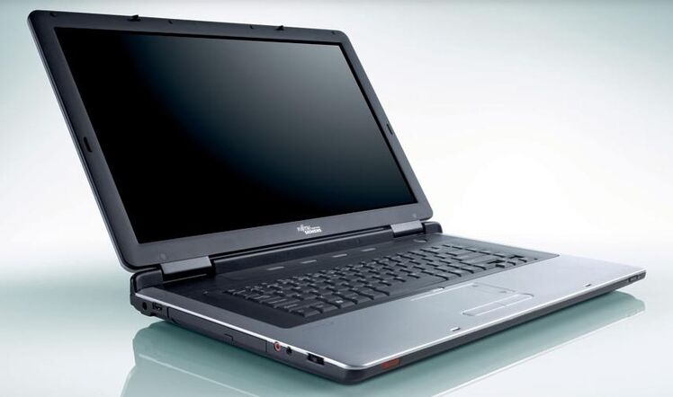 Fujitsu Amilo M3438 Latop zu Verkaufen - Nur für wenig Zeit: PREIS REDUZIERT!!! - München