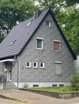 Freistehendes Einfamilienhaus mit schönem Grundstück in beliebter, grüner Wohngegend - Eschweiler