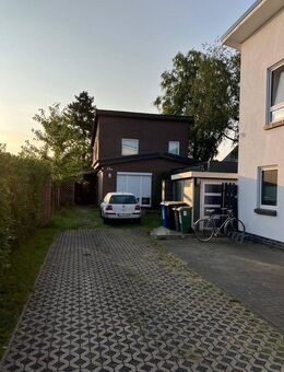 Verkauf eines freistehenden Einfamilienhaus mit Doppelcarport - Oldenburg