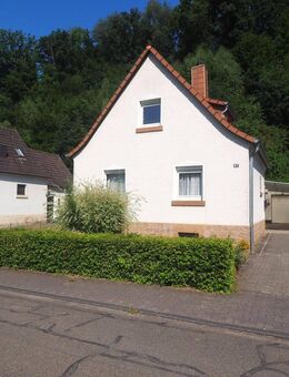 SCHNUCKELIGES FREISTEHENDES EINFAMILIENHAUS MIT GARAGE UND GARTEN - Zweibrücken