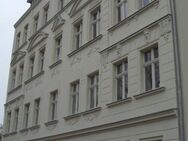Sanierte, helle Altbauwohnung mit Balkon - Berlin