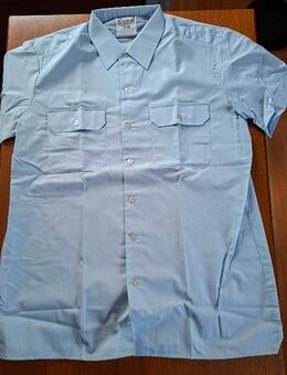 Halbärmeliges Diensthemd mit Kragen und aufgesetzten Brusttaschen - Herne