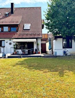 Doppelhaushälfte mit 439 m² Garten + Garage + Stellplätze - Stuttgart