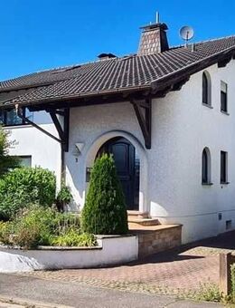 Exklusives Mehrgenerationenhaus in bevorzugter Wohnlage von Homburg - Homburg
