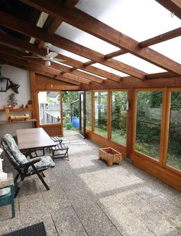 Großes Einfamilienhaus mit Einliegerwohnung und Wintergarten in HOF ! - Döhlau