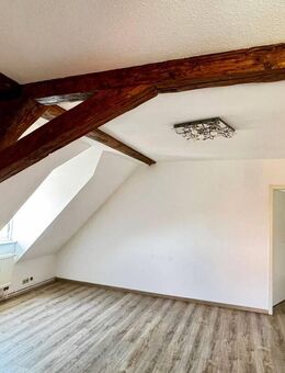 Moderne 2-Zimmer-Dachgeschosswohnung mit Stellplatz in Blankenburg - Blankenburg (Harz)