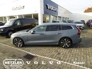 Volvo V60, Kombi Plus Bright B4 Diesel EU6d HarmanKardon, Jahr 2022 - Kassel