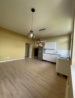 Frisch sanierter 4-Zi. Altbauwohnung, inkl. Küche - Mönchengladbach