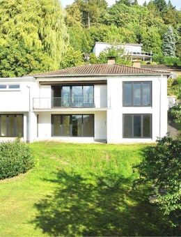 Perfekte Fernsicht in teilmodernisiertem Haus in Niedenstein - Niedenstein