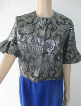NEU mit Etikett * 50er Jahre Style * Glitzer- Brokat * Blumen * Blüten * Ornamente * Bolero * Kurz- Jacke "NOA NOA THE ARCHIVE COLLECTION" Original * Gr. 38- 40/ S- M * kobalt- blau * silber * - Riedlingen