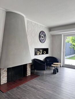 Viel Raum für Ideen - 6-Zimmer-Maisonette mit Garten & Kamin in Düren, 197?m² - Düren