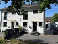 Superlative einer modernen Doppelhaushälfte mit Pool und Wintergarten - Erlensee