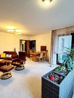 Gepflegte 3-Zimmer-Wohnung mit Garage und Stellplatz - Altrip