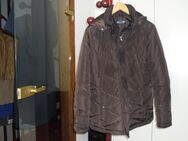 dunkelbraune Winterjacke mit Kapuze, Gr. 44 - Norderstedt