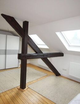 Moderne Dachgeschosswohnung im Herzen von Wickrath -komplett möbliert- - Mönchengladbach