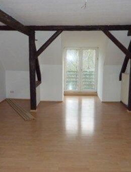 - Gemütliche Dachgeschoss-Wohnung - - Weißenfels