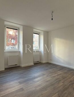 Wohnen im Herzen der Stadt - Charmante 2-Zimmer-Altbauwohnung mit Einbauküche - Stuttgart