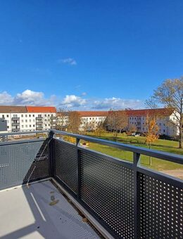 Helle & freundliche 2-Zimmer-Wohnung im Bergmanns-Carré - nach Komplettsanierung - 3. OG links - Merseburg