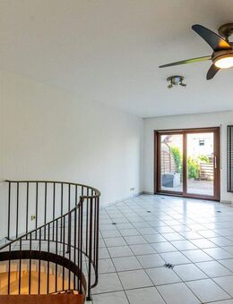 In einem 2-Familienhaus *Maisonette-Wohnung mit ca.111m² wohnlich nutzbarer Fläche* - Bischofsheim