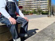 Schüchterner Typ sucht erste Erfahrung - Köln
