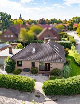 Großzügiger Bungalow in zentraler Lage von Esens - Viel Platz für Familie und Gartenfreunde - Esens