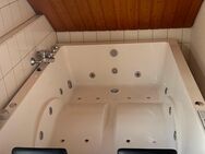 Whirlpool Badewanne - Neckartailfingen