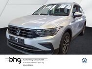 VW Tiguan, 2.0 TDI Life Tiguan Life, Jahr 2022 - Freiburg (Breisgau)