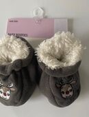 Kinder Boots Booties Krabbelschuhe Winter Gefüttert Grau Weiß Kuschelig Rentier Tier Weihnachten One Size Einzelheit Jahre Marke Dopo dopo, neu mit Etikett in 72459