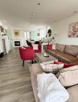 Renovierte 3-Zimmer-Wohnung mit Balkon und Loggia mit Weitblick! - Monheim (Rhein)