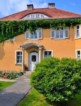 Charmante 3-Zimmerwohnung in Altstadtvilla - mit Potenzial zur stilvollen Modernisierung - Hildburghausen