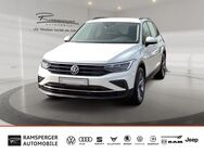 VW Tiguan, 2.0 TDI Life, Jahr 2022 - Nürtingen