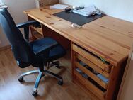 Good quality office/computer table with plenty of drawers + chair - Münster