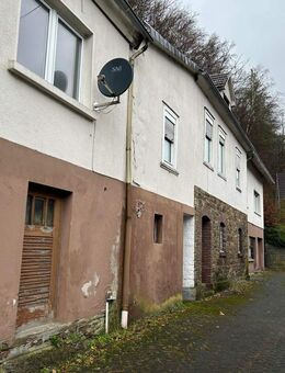 Wohnimmobilie mit Grundstück und Entwicklungspotenzial in attraktiver Lage von Gummersbach - Gummersbach