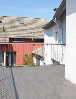 *provisionsfrei* Einfamilienhaus mit großem Innenhof in Nidderau - Nidderau