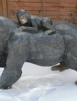 Affe Gorilla mit Baby Dekofigur für Haus und Garten - Hergisdorf