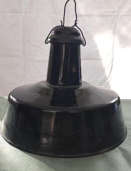 Bauhaus Design Werkstattlampenschirm Emaille Vintage - Halbe