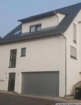 3,5 Zimmer-Wohnung mit sonnigem Balkon und Doppelgarage in Tischardt - Frickenhausen