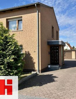 Gepflegtes Wohnhaus (Doppelhaushälfte) mit 2 Garagen und Werkstatt in Walsrode - Walsrode