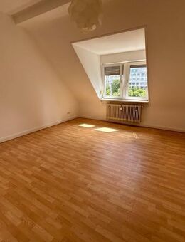 Großzügige DG-Wohnung mit EBK in top Lage - Mannheim