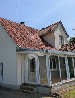 Einfamilienhaus mit 1909 m² Grundstück in Veltheim - Porta Westfalica