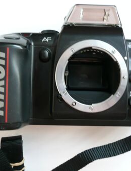 Analoge Foto Kameras 1x Nikon F-401x und 1x Nikon F-401 AF- ohne Objektiv - Angelbachtal