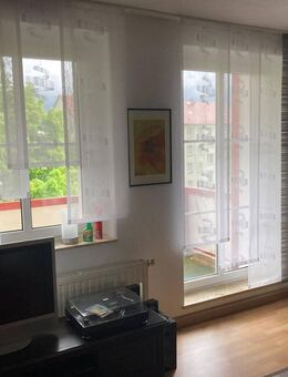 3-Zimmer-Wohnung mit Einbauküche, großem Balkon nach Süden und PKW-Stellplatz in bester Wohnlage (Wasserturmgebiet) v... - Reichenbach (Vogtland)