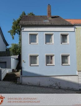 Schnäppchen! Flexibel nutzbares Reihenendhaus im Herzen von Landau! - Landau (Isar)