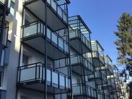 Renovierte, helle 2,5-Zimmer-Wohnung mit Sonnenbalkon - Nürnberg