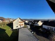 Helle, großzügige 4 - Zimmerwohnung in ruhiger Lage mit tollem Ausblick in die Rhön - Petersberg (Hessen)