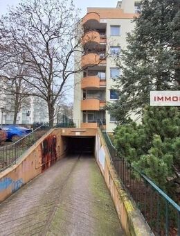 IMMOBERLIN.DE - Sympathische Wohnung mit ruhigem Balkon & Lift - Berlin